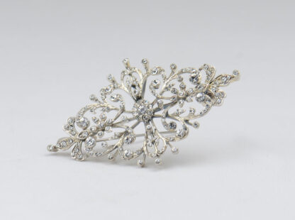 Broche Mantilla
