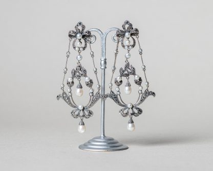 Pendientes Sicilia realizados a mano en plata con marcasitas y perlas de agua dulce