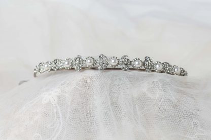 Tiara de plata con circonitas y perlas de agua dulce