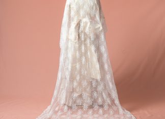 Mantilla Lilium de novia blanca, reproduccion del Siglo XIX