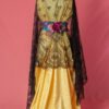 Mantilla de encaje chantilly antigua