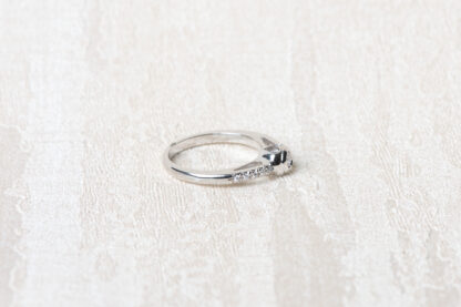Anillo de pedida de plata y circonitas