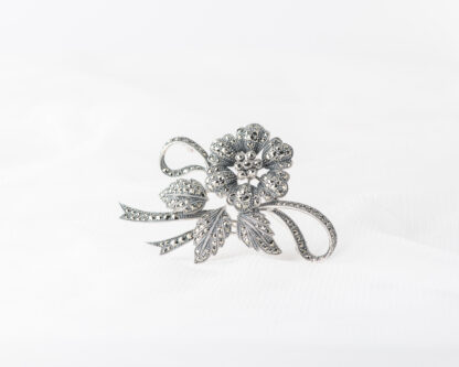 Broche Fabiola