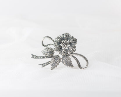 Broche Fabiola