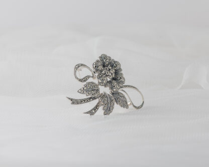 Broche Fabiola