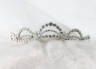 Tiara de plata y circonitas inspirada en la Tiara de Grace Kelly