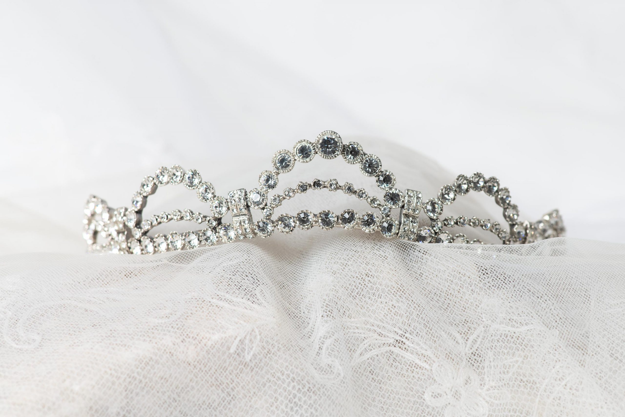 Tiara de plata y circonitas inspirada en la Tiara de Grace Kelly