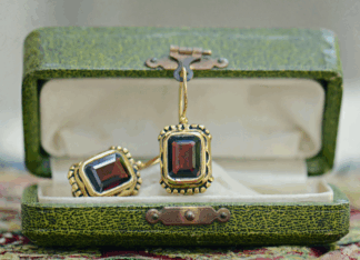 Pendientes Lucrezia Panciatichi Granate