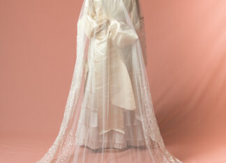 Velo bordado a mano de novia. Fully hand-embroidered lace wedding veil.