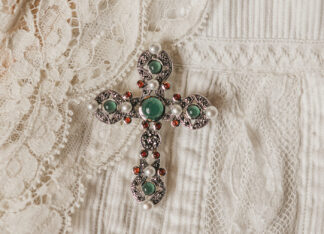 Broche Colgante Cruz Master