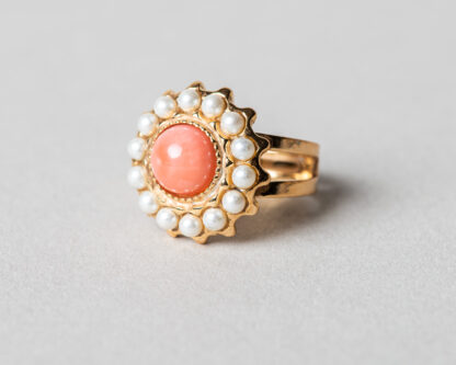 Anillo Adiel en plata dorada con perlas de agua dulce y coral