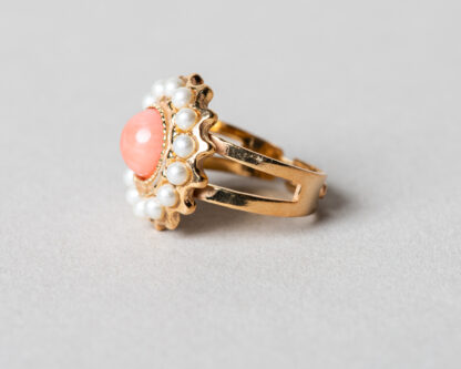 Anillo Adiel en plata dorada con perlas de agua dulce y coral