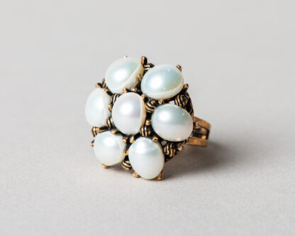 Anillo Lucila en plata dorada con perlas