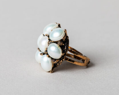 Anillo Lucila en plata dorada con perlas