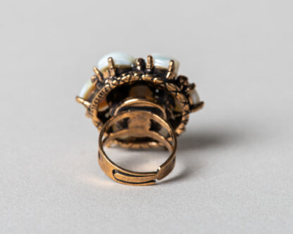 Anillo Lucila en plata dorada con perlas
