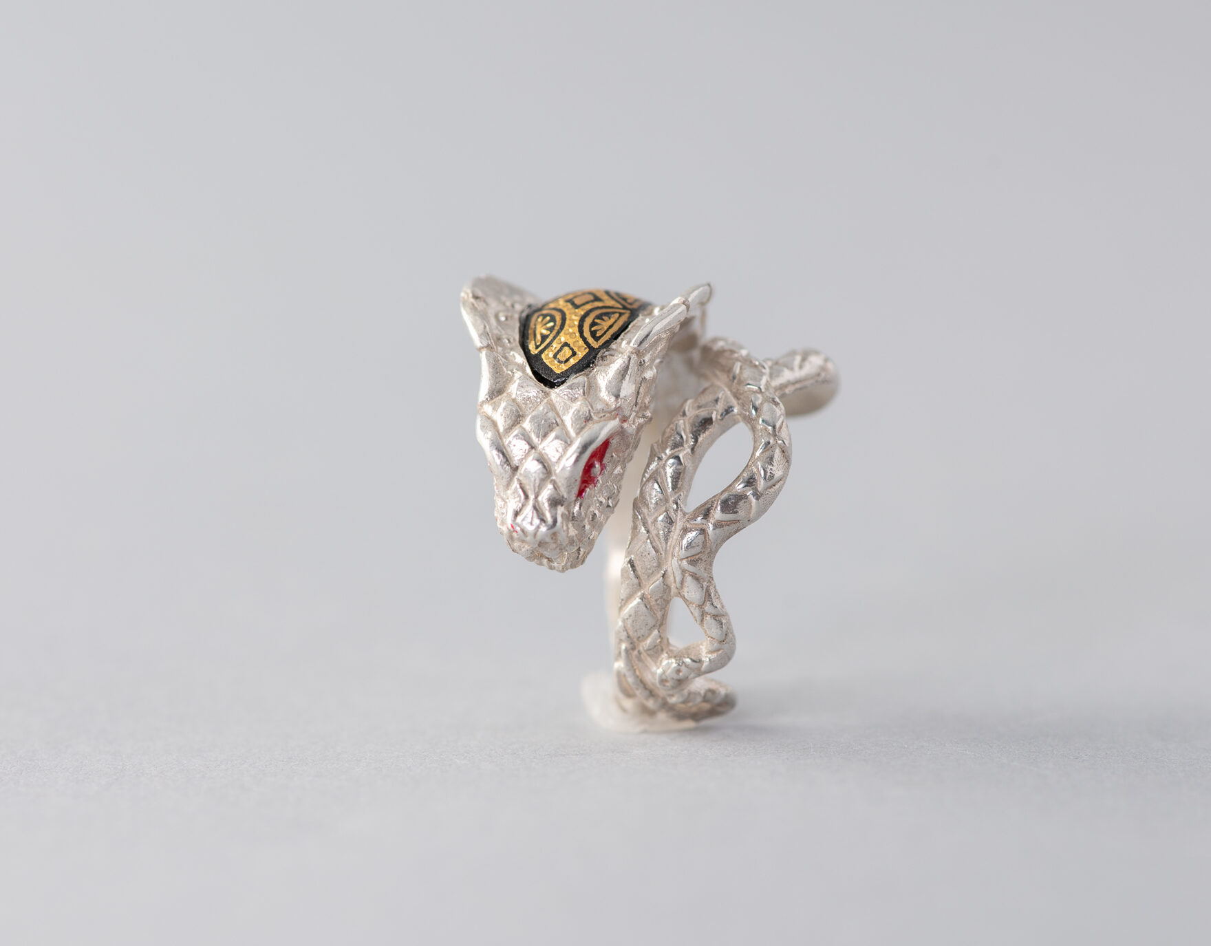 Anillo Cobra Plata Roja