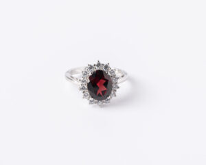 Anillo Diana Granate