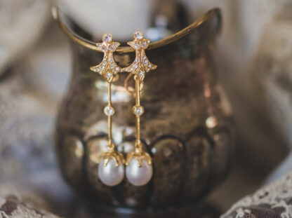 Pendientes Basty Perla Largo Dorado