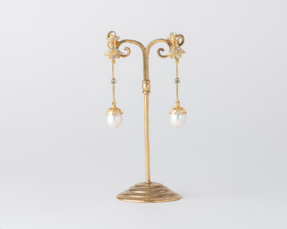 Pendientes Basty Perla Largo Dorado