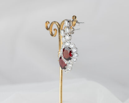 Pendientes Diana Granate Largo