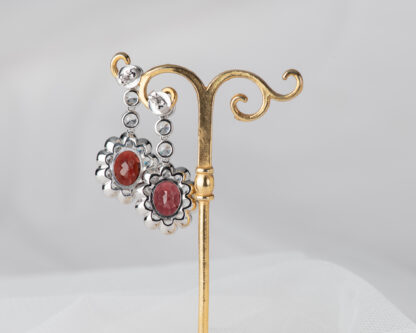 Pendientes Diana Granate Largo