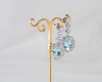 Pendientes Diana Topacio Azul Largo