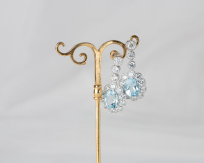 Pendientes Diana Topacio Azul Largo