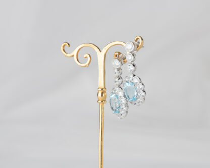 Pendientes Diana Topacio Azul Largo