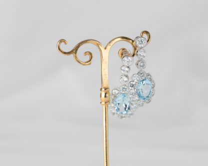 Pendientes Diana Topacio Azul Largo
