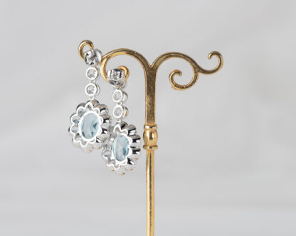 Pendientes Diana Topacio Azul Largo