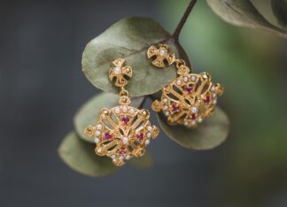 Pendientes Maldonado Rubí Dorado